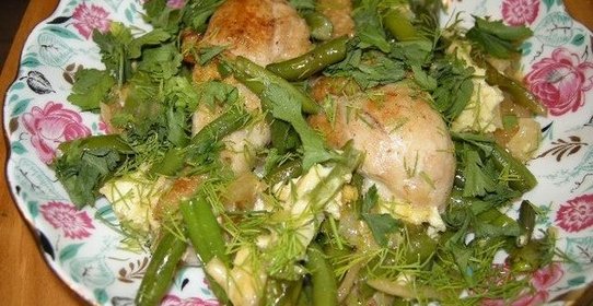 Маринованная куриная грудка с овощами