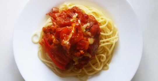 Мясной рулет со спагетти