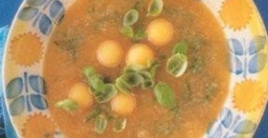 Дынный суп с базиликом