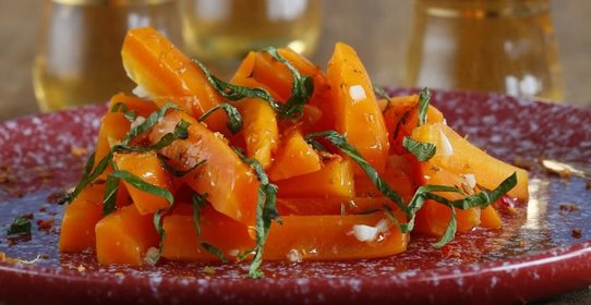 Теплый морковный салат со специями