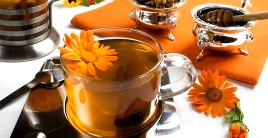 Имбирный чай с календулой и корицей
