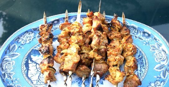 Шашлык барра-кебаб с салатом