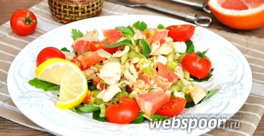 Тайский салат с курицей и грейпфрутом
