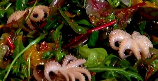 Салат с осьминогами в рассоле