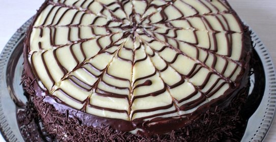 Торт «Эстерхази» с шоколадной паутинкой
