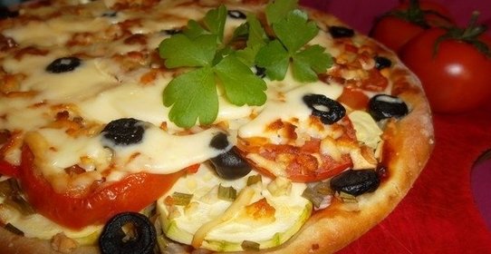 Пицца с рисом и овощами