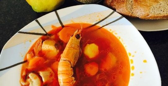 Каталонский суп из морепродуктов рыбацкий