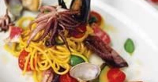 Спагетти с цуккини и дарами моря