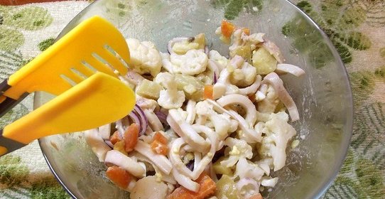 Картофельный салат с кальмаром