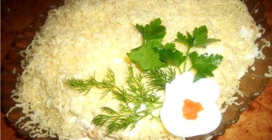 Грибной салат с курицей и красной фасолью