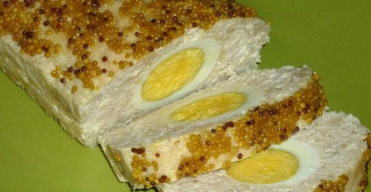 Мясной хлеб с яйцом