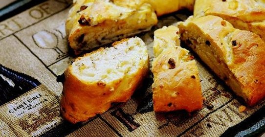 Луково-ореховый хлеб