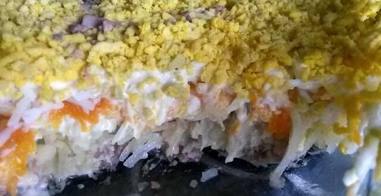 Салат «Мимоза» с картошкой и рыбными консервами