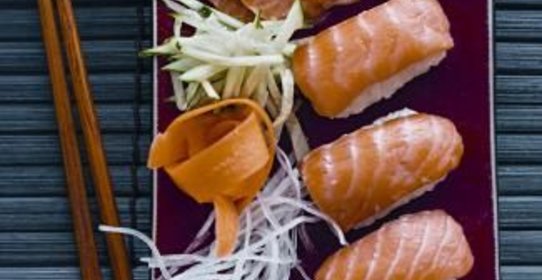 Японские суши и сашими