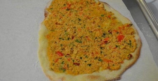 Турецкий Лахмаджун пицца с фаршем