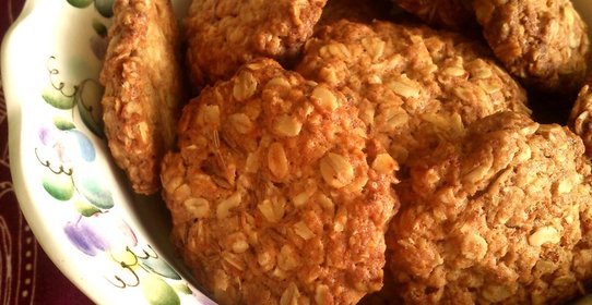 Мягкое овсяное печенье с изюмом (Chewy oatmeal raisin cookies)