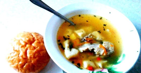 Куриный суп с клецками и овощами