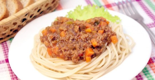 Спагетти с мясной подливой
