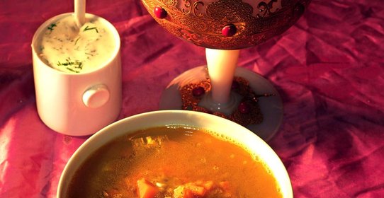 Чечевичный суп с мятным йогуртом