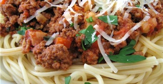 Запеченные спагетти с говяжьим фаршем