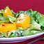 Салат из латука с цитрусами и сухариками