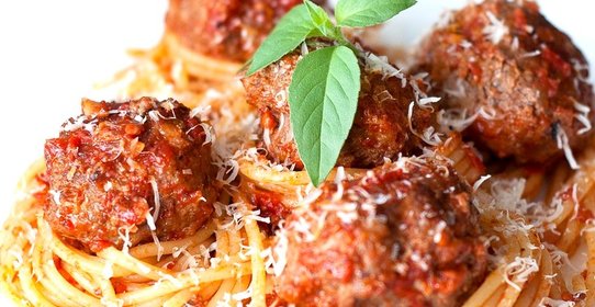 Спагетти с митболами