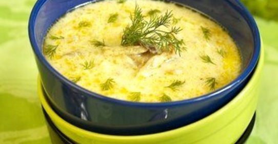 Рыбный суп по‑кубински с картофелем и зеленым горошком