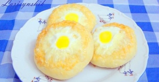 Ватрушки картофельные с сыром и перепелиным яйцом