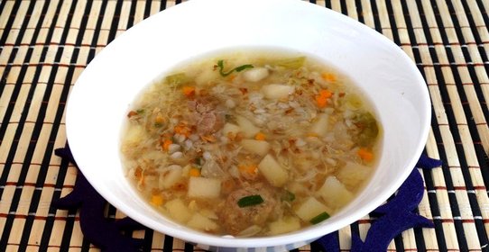 Гречневый суп с молодой капустой