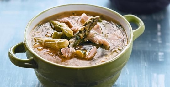 Суп из курицы с зеленой фасолью и спаржей