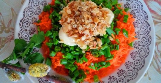 Луковый пирог с сыром и ветчиной