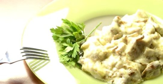 Курица с лисичками