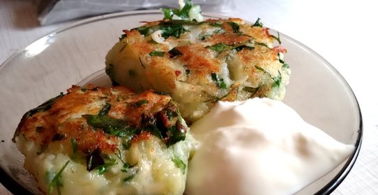 Картофельные биточки с сыром и зеленью