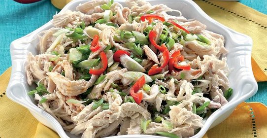 «Курица-призрак» с пастой чили и зеленым луком