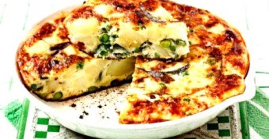 Картофель с омлетом и горошком