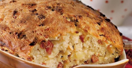 Пирог со шкварками