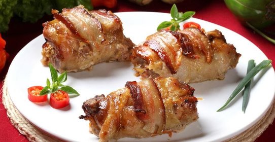 Фаршированные куриные рулеты под горчичным соусом