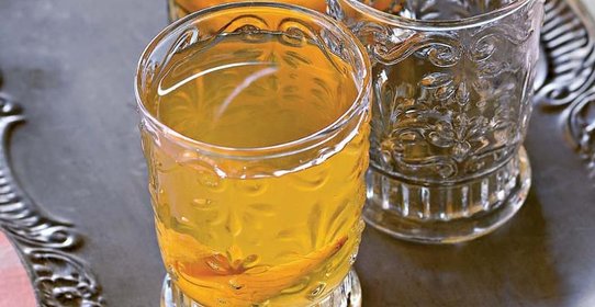 Компот из айвы с геранью