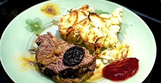 Телятина с черносливом