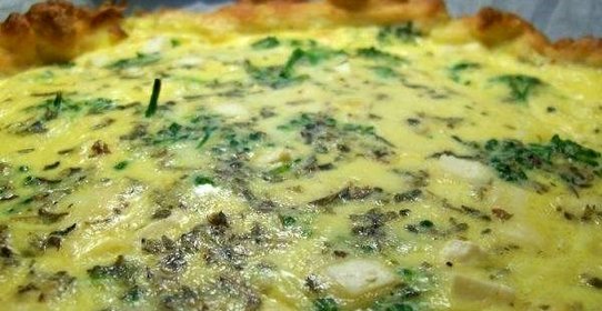 Пирог с травами, швейцарским сыром и фетой