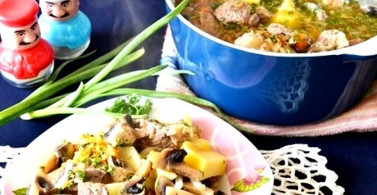 Жаркое из свинины с картофелем и грибами