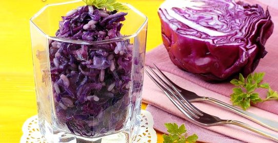 Салат из краснокочанной капусты и риса