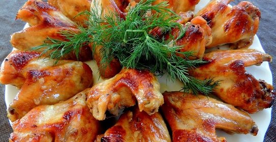 Куриные крылышки в томатном соусе