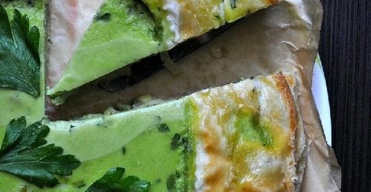 Зеленый пирог с беконом