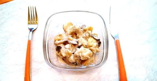 Картофель с грибами в сметане в мультиварке