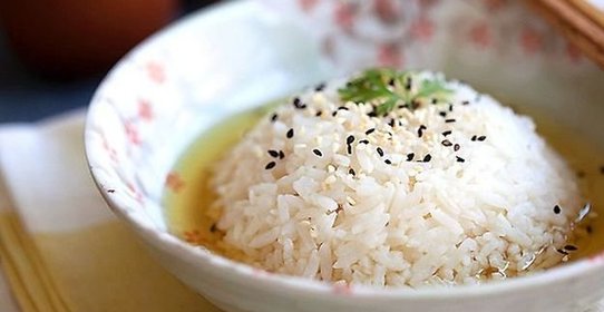 Рис, отваренный в зеленом чае