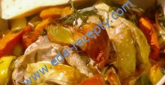 Курица с травами и овощами