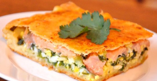 Пирог с семгой, брынзой и шпинатом