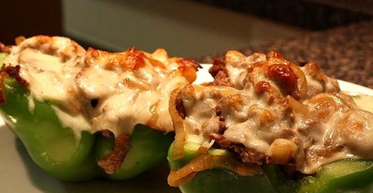 Перец, фаршированный мясом и грибами