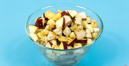 Салат курица с грибочками и яблоком